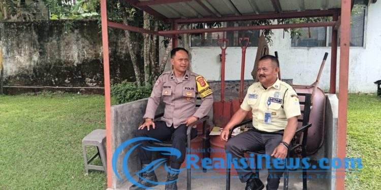 Sambangi Perusahaan PT. SCM Unit Samapta Polsek Lembursitu Patroli Dialogis Dengan Petugas Satpam, Sampaikan Himbauan Kamtimbas