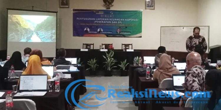 Dinas Koperasi dan Usaha Kecil Gelar Diklat Penyusunan Laporan Keuangan Pelatihan Bagi Pengelola Koperasi