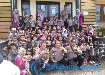 Humanis..!! Polsek Sagaranten Polres Sukabumi Menerima Kunjungan Siswa Taman Kanak-kanak