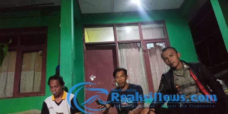 Bhabinkamtibmas Selalu Aktip Sambangi Warga Binaannya di Malam Hari