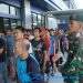 Satgas Pamtas Yonarmed 11 Kostrad Kawal Pemulangan 225 PMI Yang Dideportasi Dari Malaysia