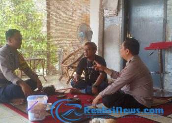 Bhabinkamtibmas Polsek Lembursitu Giat Sambang bersama Warga