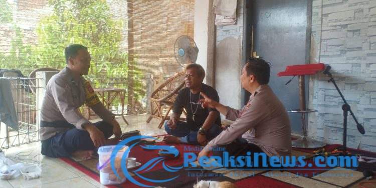 Bhabinkamtibmas Polsek Lembursitu Giat Sambang bersama Warga
