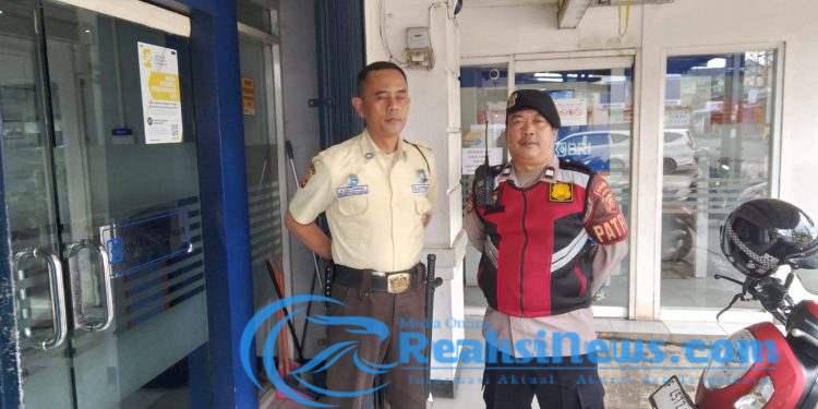 Anggota Patroli Sambangi Obyek Vital Perbankan Himbau Security Cegah Terjadinya Gangguan Kamtibmas