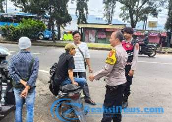Sambangi Pangkalan ojek. Polsek Baros berikan himbauan dan pesan kamtibmas bulan Ramadan 1446 H