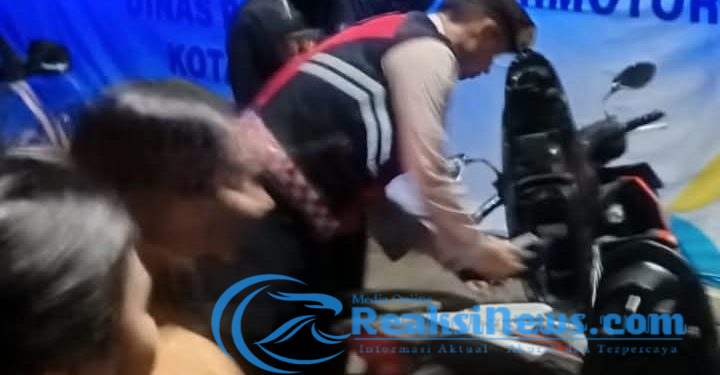 Cegah Gangguan Kamtibmas, Polsek Baros Patroli Jelang Dini Hari