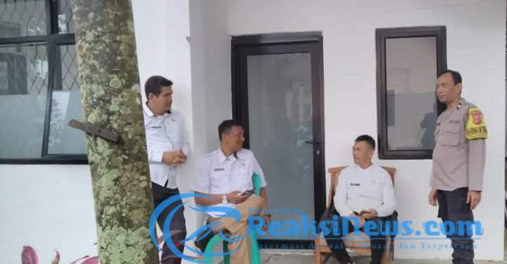 Efektifkan lintas sektoral, Bhabinkabtibmas Polsek Baros tingkatkan silaturahmi bersama Lurah Jayamekar