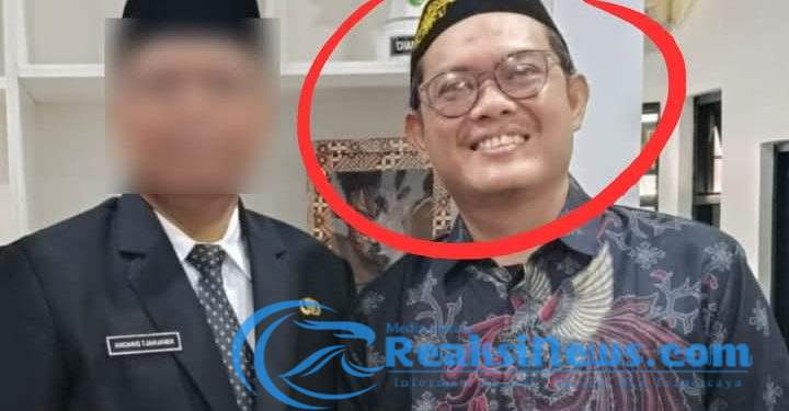 Awas hati – hati ! Waspadalah! EKO TIPSANI ( tukang tipu sana sini ) muncul kembali keruang Publik. Obay nyebut Eko harus di Penjarakan!
