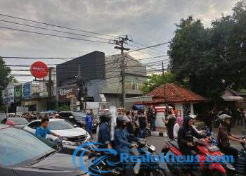 Ratusan anggota LSM GMBI Distrik Purwakarta Mengadakan Kegiatan Bagi-Bagi Takjil dan buka bersama