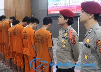 Polres Sukabumi Kota Pajang 4 Terduga Pelaku Yang Aniaya Korban Hingga Tewas