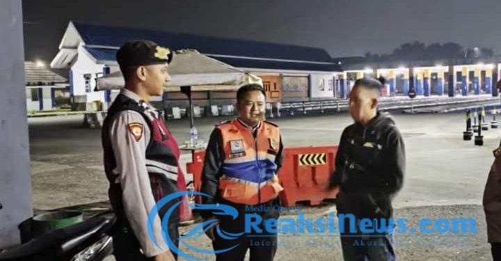 Patroli Malam Polsek Baros Antisipasi Perang Sarung