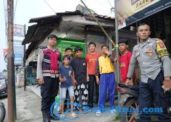 Berdialog Dengan Warga, Unit Samapta Polsek Lembursitu Berikan Himbauan Kamtibmas