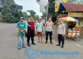 Kapolsek Lembursitu AKP Agus Suherman SE Pimpin Patroli Cipkon Jelang Buka Puasa