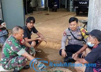 Babinsa Ubrug Sertu Nasrul, Koramil 2203/Warungkiara Gencarkan Komsos Demi Terciptanya Lingkungan Yang Tentram