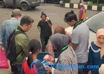 Momen Bulan Suci Ramadhan, HMI Komisariat STH Pasundan Berbagi Takjil Kepada Masyarakat