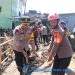 Sinergi Polres Sukabumi dan TNI Bersihkan Kp. Gumelar yang Terdampak Banjir