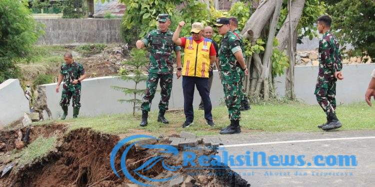 TNI AD Respon Cepat Buka Akses Jalan, Bangun Jembatan di Kemang Pratama