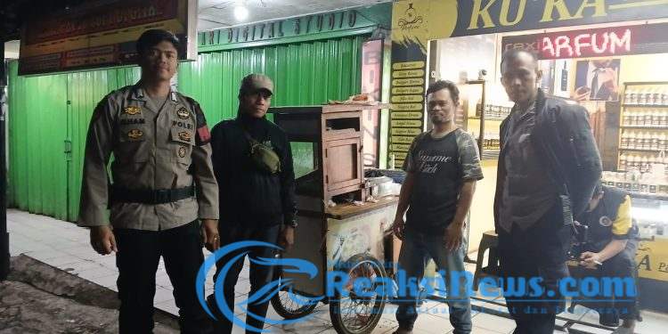 Wujudkan Keamanan, Polsek Lembursitu Terus Tingkatkan Patroli Malam