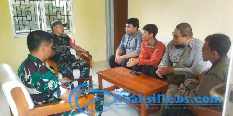 Dua Anggota Koramil 2203/Warungkiara Dampingi Team Survey Distan dan Unpad Dalam Peningkatan Indek Penghasilan Oplah