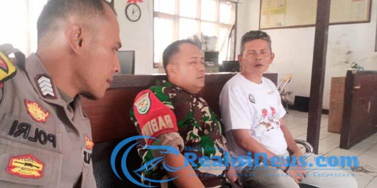 Sinergitas TNI-Polri,Bhabinkamtibmas dan Babinsa Melaksanakan Sambang