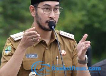 Ajudan Bupati KBB, Jeje Ismail, Diduga Halangi Wartawan Saat Liputan Bencana di Nyalindung, Langgar UU Pers