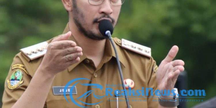 Ajudan Bupati KBB, Jeje Ismail, Diduga Halangi Wartawan Saat Liputan Bencana di Nyalindung, Langgar UU Pers