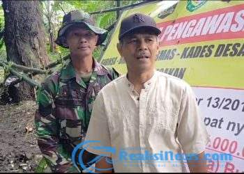 Kades Sekarwangi Terjun Langsung Bersihkan Tumpukan Sampah di Badan Nasional Cikembang-Plara