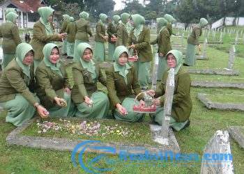 Persit KCK Cab XVII Kodim 0607/Kota Sukabumi Gelar Ziarah dan Tabur Bunga