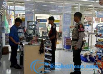 Patroli Sambang Alfamart dan Indomart beri himbauan kamtibmas