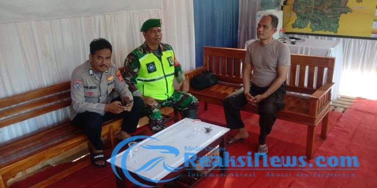 H-1 Idul Fitri, Sertu Suparno Koramil 2203/Warungkiara Bersama Anggota Polsek Siaga di Pos Pam Bantargadung