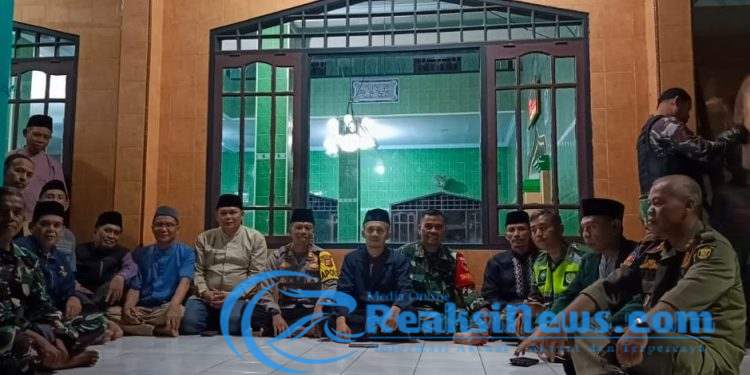 Danramil 2203/Warungkiara Bareng Jajaran Forkopimcam Gelar Pengamanan Gema Takbir Bersama