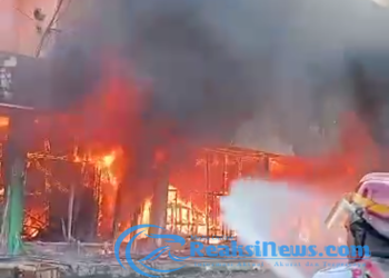 Kebakaran hebat! Pasar Jumat Purwakarta dilalap Api si Jago merah