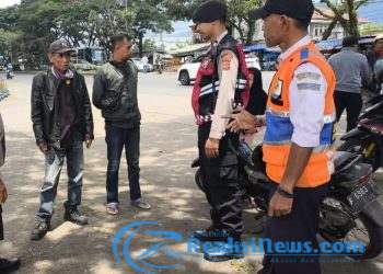 Jalin Kedekatan Kamtibmas. Bhabinkamtibmas Intensifkan Sambang Wilayah binaan
