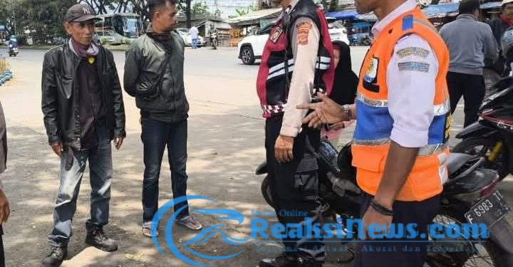Jalin Kedekatan Kamtibmas. Bhabinkamtibmas Intensifkan Sambang Wilayah binaan