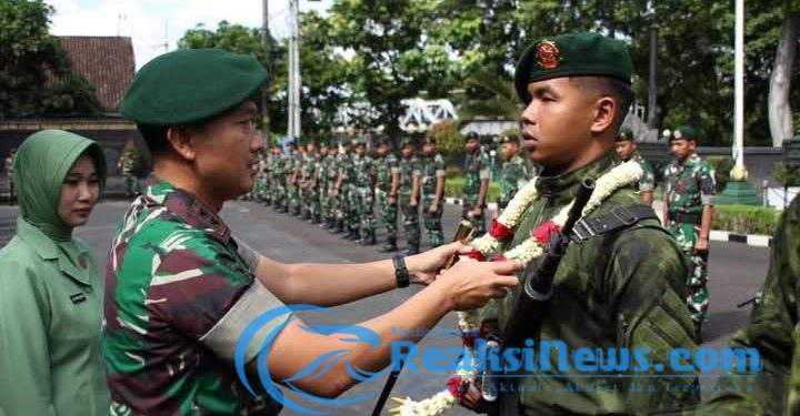 Danyon Bekang 2 Kostrad Pimpin Upacara Penerimaan Satgas Pamtas RI-PNG Mobile