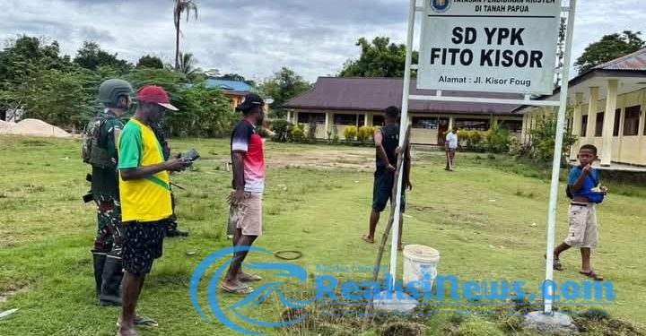 Pemuda Mabuk Rusak Sekolah, Satgas Yonif 501 Kostrad Hadir untuk Merangkul dan Mendidik