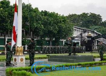 Aslog Kaskostrad Pimpin Upacara 17-an di Makostrad