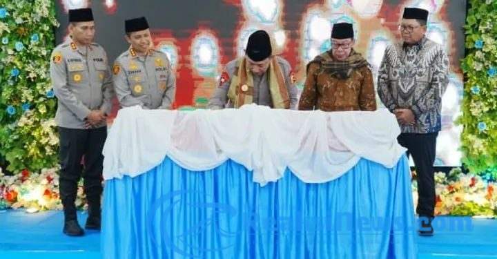 Kunjungi Buntet Pesantren Cirebon, Kapolri Silaturahmi ke Dewan Sepuh hingga Resmikan Pondok