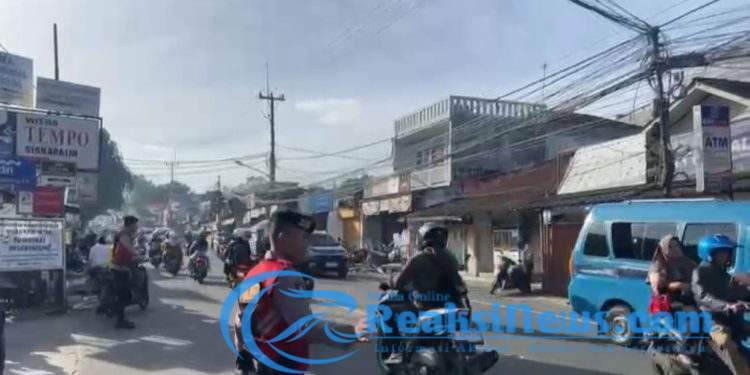 Kapolres Bogor Beserta Pejabat Utama Polres Bogor Monitoring Arus Lalu Lintas Tempat Tempat Wisata Dan Arus Balik Pasca Lebaran Idul Fitri 1446 H Wilayah Kabupaten Bogor