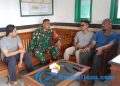 Jalin Hubungan Kemasyarakatan, Danramil 2203/Warungkiara Komsos Bareng Tokoh Pemuda