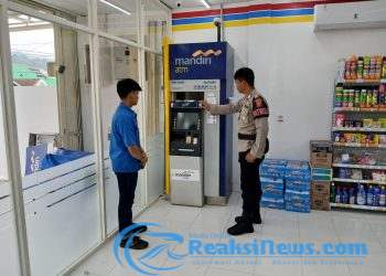 Patroli Sambang Alfamart dan Indomart Beri Himbauan Kamtibmas