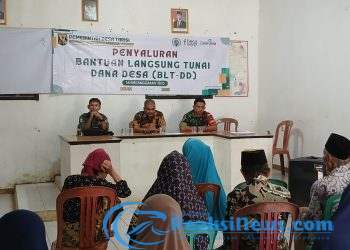 Babinsa Tarisi Sertu Slamet Koramil 2203/Warungkiara Monitoring Penyaluran BLT