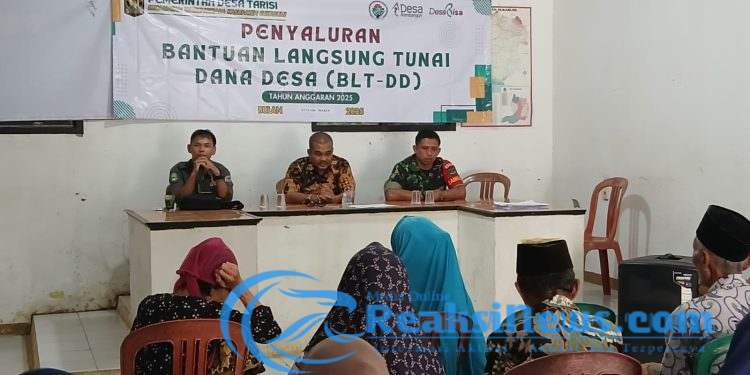 Babinsa Tarisi Sertu Slamet Koramil 2203/Warungkiara Monitoring Penyaluran BLT
