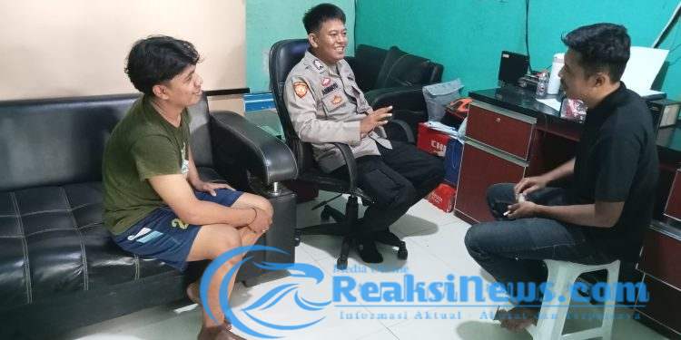 Patroli Dialogis Siang Hari, Anggota Samapta Polsek Lembursitu Sambangi Warga