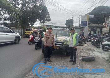 Sambangi Petugas Juru Parkir Lembursitu Polisi Beri Himbauan Kamtibmas