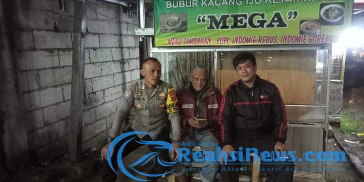 Bhabinkamtibmas Selalu Hadir di Tengah – tengah Masyarakat Sambangi Masyarakat di Malam hari