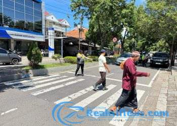 Polwan Tangguh Polresta Banyuwangi siaga kawal ibadah Salat Jumat, Wujudkan Zona Aman Masjid