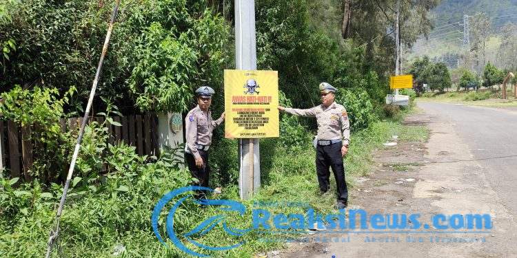 Satlantas Polresta Banyuwangi Gencar Cegah Kejadian dan Fatalitas Laka Lantas: Banner Himbauan dan Penataan Jalur Gunung Ijen