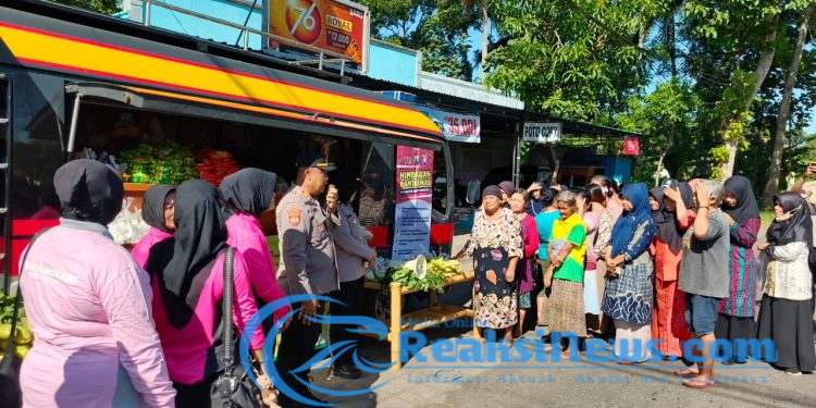 Program “Mayur Kamtibmas” Polresta Banyuwangi Sasar Warga Sempu, Sosialisasi Bahaya Judi Online dan Narkoba