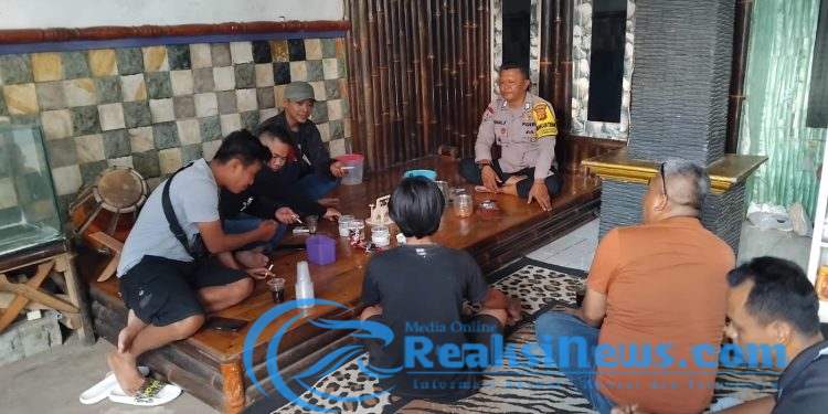 Bhabinkamtibmas Selalu hadir di Tengah Masyarakat